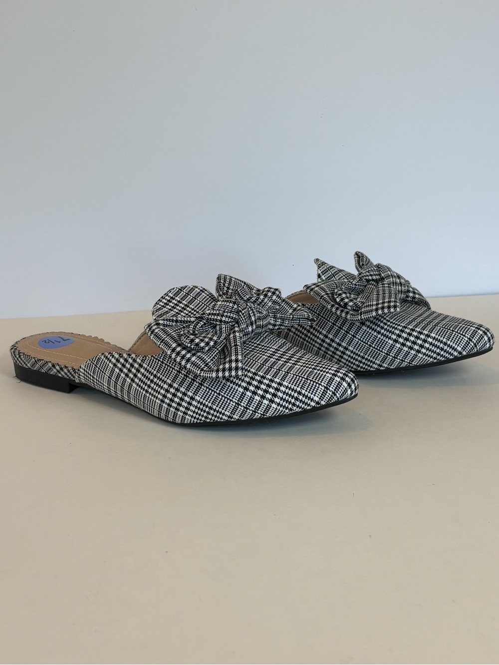 NEW! Mizrahii Black White Plaid Bow Pointed Toe Flat Mules Size 7.5